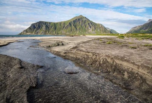 Plage-Skagsanden-Iles-Lofoten-Norvege.jpg